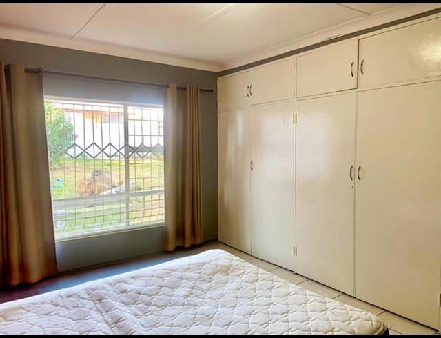 4 BEDROOM HOUSE FOR SALE IN SOUTH CREST